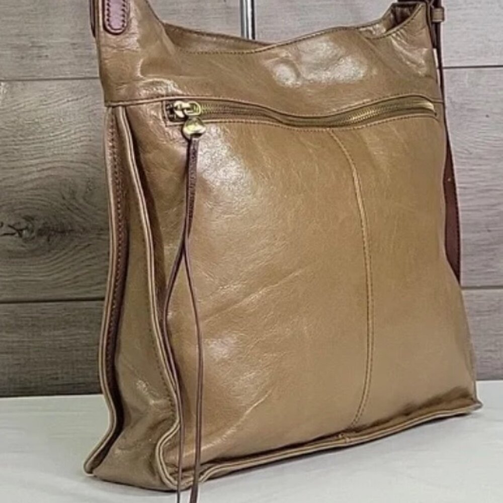 Women’s Light Brown Leather Shoulder Bag | Classic & Versatile